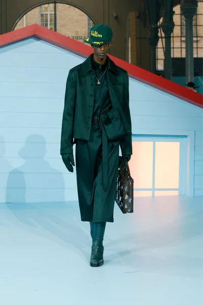 Look 25